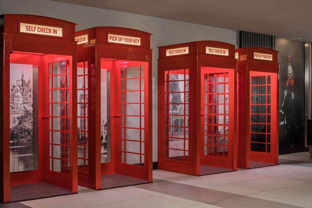 Radisson Red Hotel London Heathrow Londres Interior foto