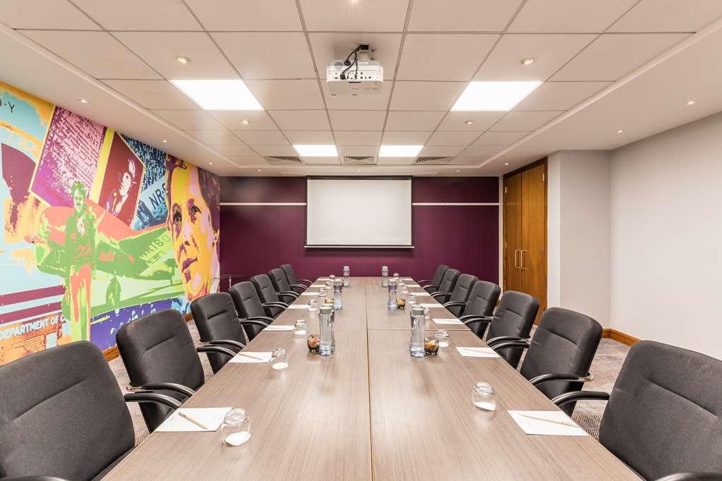 Radisson Red Hotel London Heathrow Londres Facilidades foto