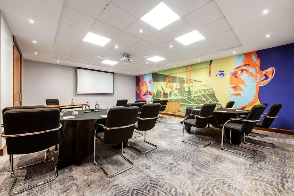 Radisson Red Hotel London Heathrow Londres Facilidades foto