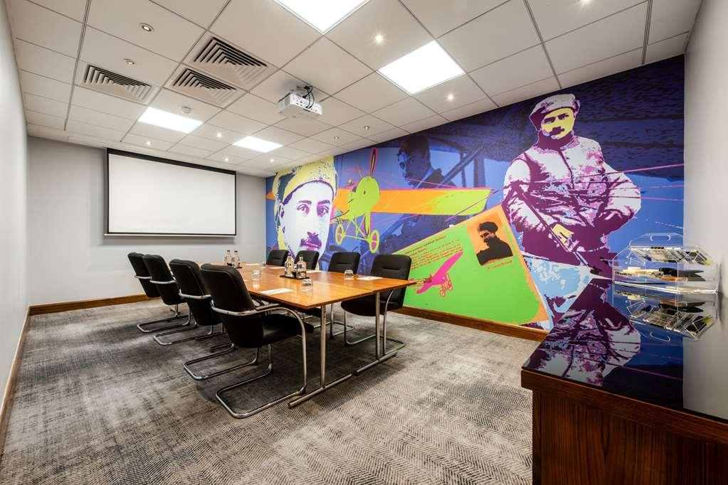 Radisson Red Hotel London Heathrow Londres Facilidades foto